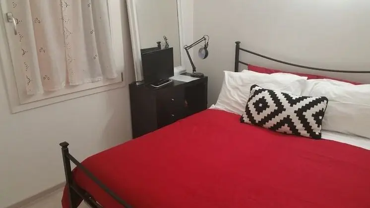 Tek Büyük Yataklı Oda (Private External Bathroom)