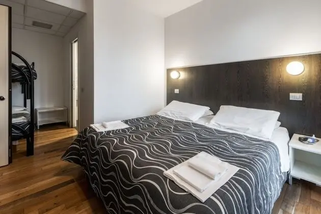 Comfort Dört Kişilik Oda, Banyolu/Duşlu (Galileo Galilei )