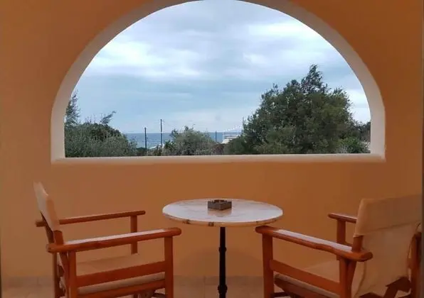 Stüdyo, Deniz Manzaralı (4 Adults)