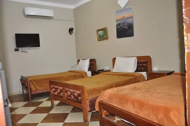 Üç Kişilik Oda