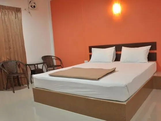 Standard Double Bed