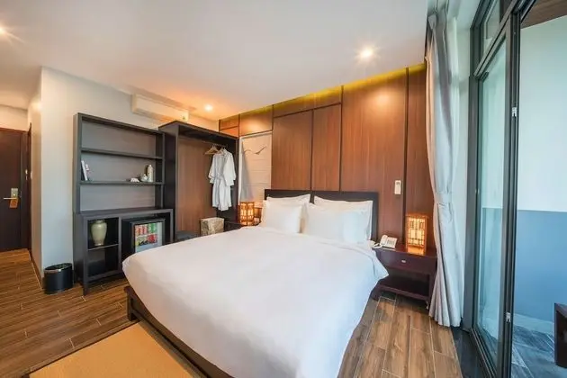 Deluxe Tek Büyük Yataklı Oda, 1 En Büyük (King) Boy Yatak, Balkon, Havuz Kenarı