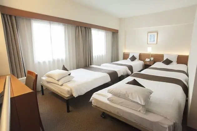 Dört Kişilik Oda, Sigara İçilmez (with Four beds)