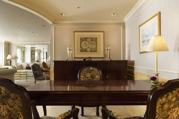 Süit, Sigara İçilmez (Palais, Free Lounge Access)