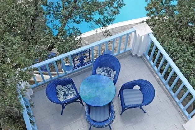 Tek Büyük veya İki Ayrı Yataklı Oda, Deniz Manzaralı