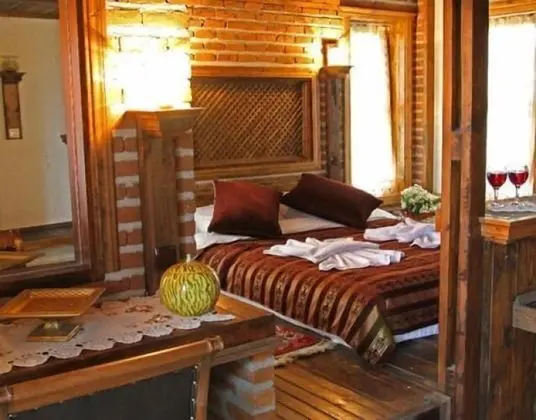 Tek Büyük veya İki Ayrı Yataklı Oda, Balkon