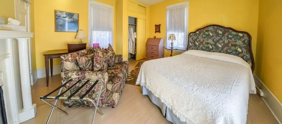 The Queen Anne Room