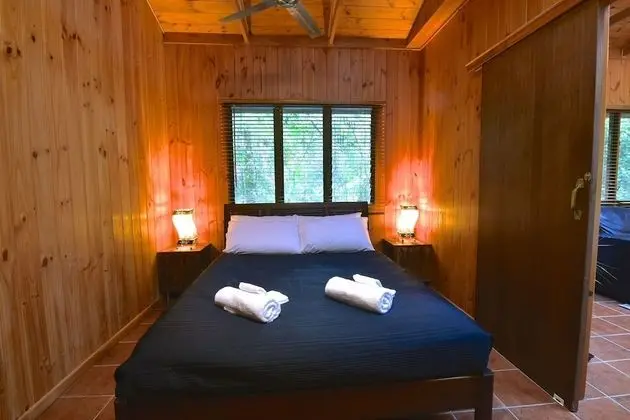 Romantic Kır Evi, 1 Büyük (Queen) Boy Yatak, Nehir Manzaralı, Dağ Yamacı