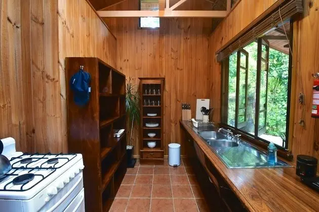 Romantic Kır Evi, 1 Büyük (Queen) Boy Yatak, Nehir Manzaralı, Dağ Yamacı