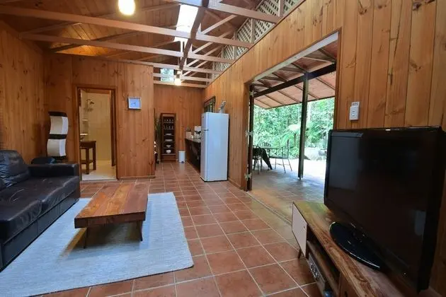 Romantic Kır Evi, 1 Büyük (Queen) Boy Yatak, Nehir Manzaralı, Dağ Yamacı