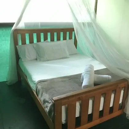 Family Oda (Safari Hut)