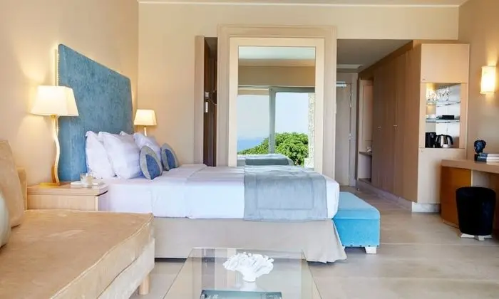 Deluxe Sea View Room with Individual Pool