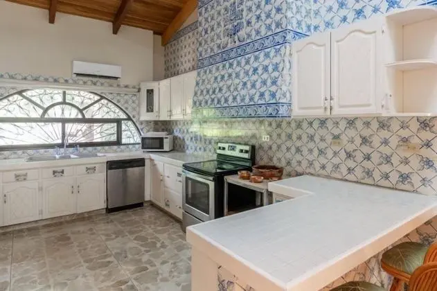 Luxury Ev, 5 Yatak Odası, Kişiye Özel Havuzlu, Okyanus Manzaralı (Beach Front)