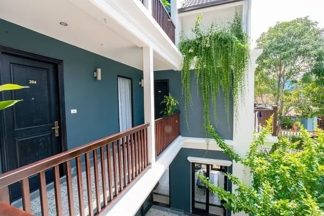 Deluxe Tek Büyük veya İki Ayrı Yataklı Oda, Havuz Manzaralı