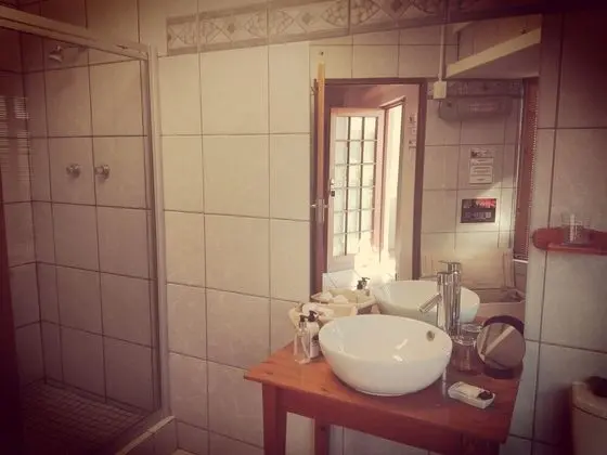 Standard Süit, 1 Yatak Odası (Bella Twin Bed Room - Shower Only)