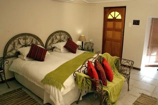 Standard Süit, 1 Yatak Odası (Pearly Twin Bed Room En-suite)