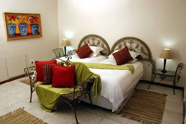 Standard Süit, 1 Yatak Odası (Pearly Twin Bed Room En-suite)
