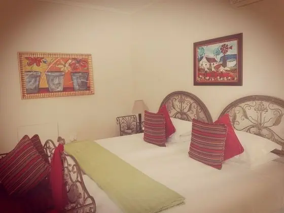 Standard Süit, 1 Yatak Odası (Pearly Twin Bed Room En-suite)