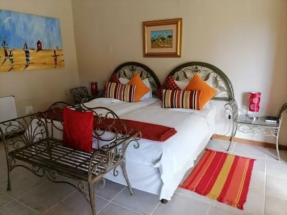 Standard Süit, 1 Yatak Odası (Pearly Twin Bed Room En-suite)