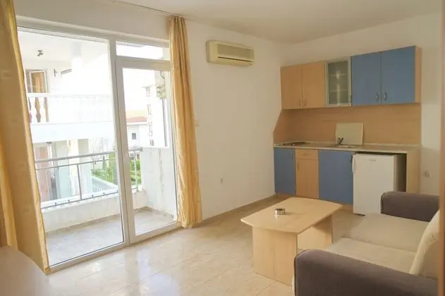Standard Apart Daire, 1 Yatak Odası, Balkon, Havuz Manzaralı