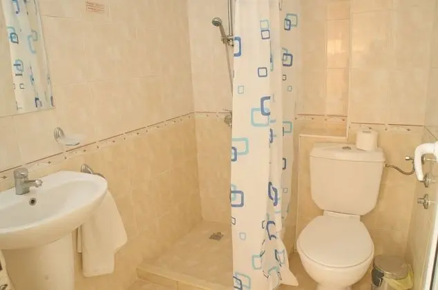 Standard Tek Büyük veya İki Ayrı Yataklı Oda, Balkon