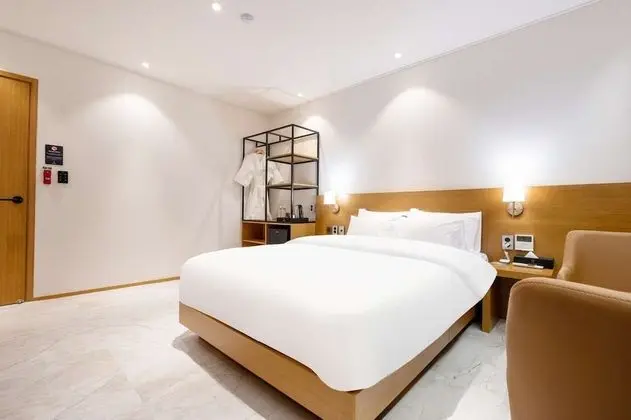 Standard Oda, 1 Büyük (Queen) Boy Yatak, Sigara İçilmez, Dağ Manzaralı