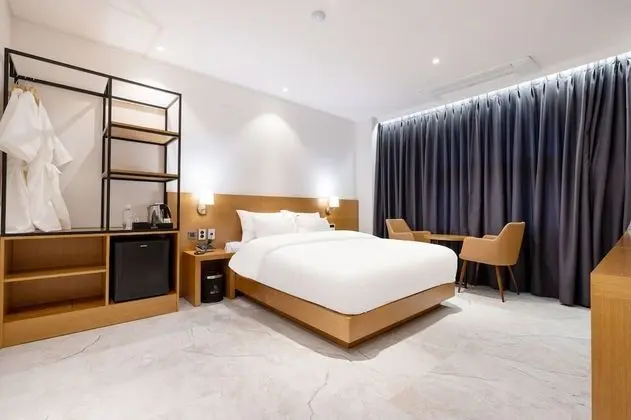 Standard Oda, 1 Büyük (Queen) Boy Yatak, Sigara İçilmez, Dağ Manzaralı