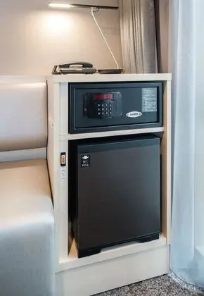 Basic Tek Büyük Yataklı Oda, Sigara İçilmez (With shower&tub, Single Use)