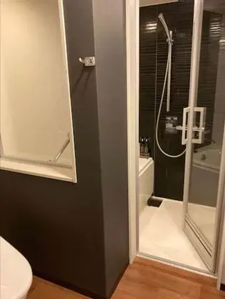 İki Ayrı Yataklı Oda, Sigara İçilmez