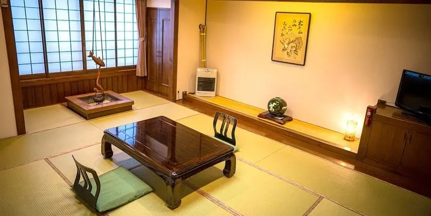 Traditional Oda, Sigara İçilmez (Japanese Style for 4 Guests, Toilet)