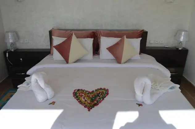 Deluxe Bungalov (Queen-Size Bed)