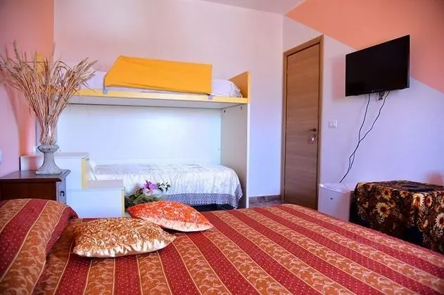 Basic Dört Kişilik Oda, Ortak Banyo