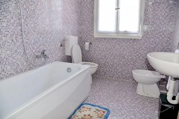 Basic Dört Kişilik Oda, Ortak Banyo