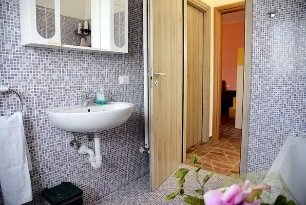 Basic Dört Kişilik Oda, Ortak Banyo