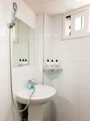 Dört Kişilik Oda, Özel Banyo