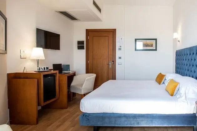 Comfort Tek Büyük veya İki Ayrı Yataklı Oda