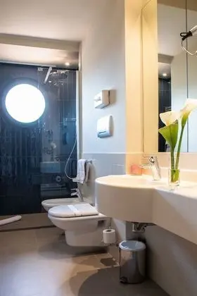 Comfort Tek Büyük veya İki Ayrı Yataklı Oda