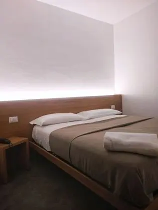 Basic Büyük Yataklı Tek Kişilik Oda