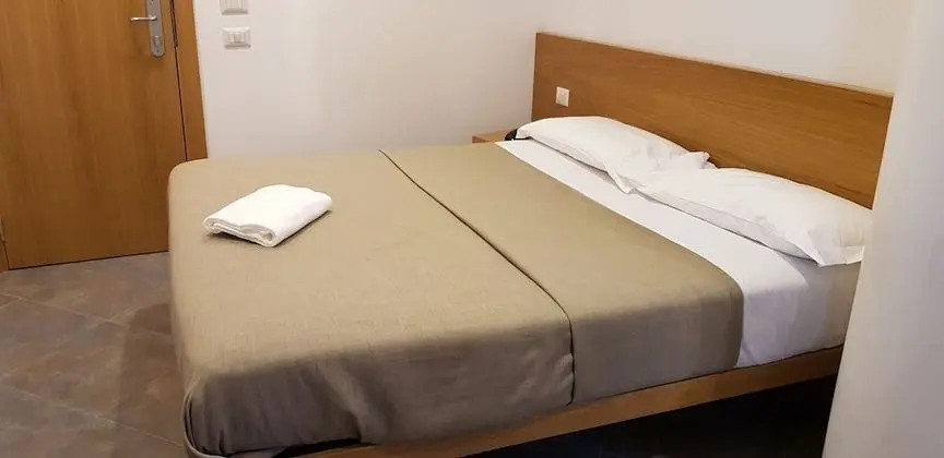 Basic Büyük Yataklı Tek Kişilik Oda