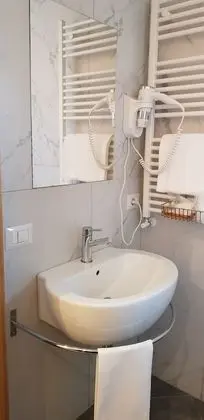 Basic Büyük Yataklı Tek Kişilik Oda