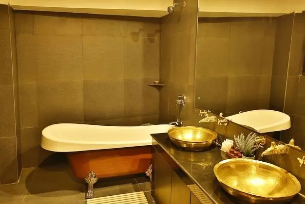 Executive Süit, 1 Yatak Odası, Balkon, Avlu Manzaralı