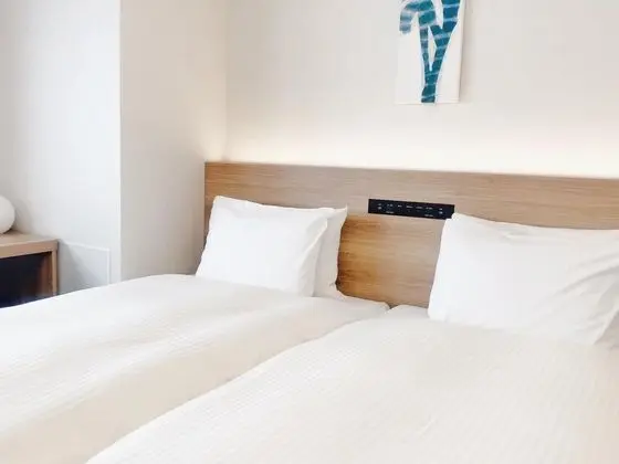 Çift Kişilik, Bahçe Manzaralı