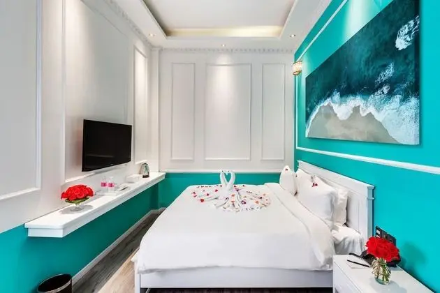 Deluxe Tek Büyük Yataklı Oda