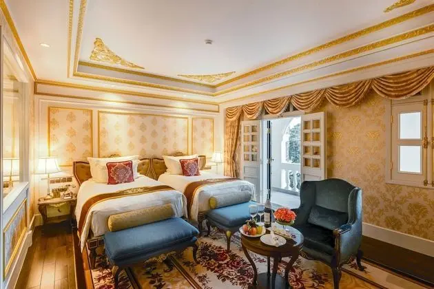 Luxury Oda