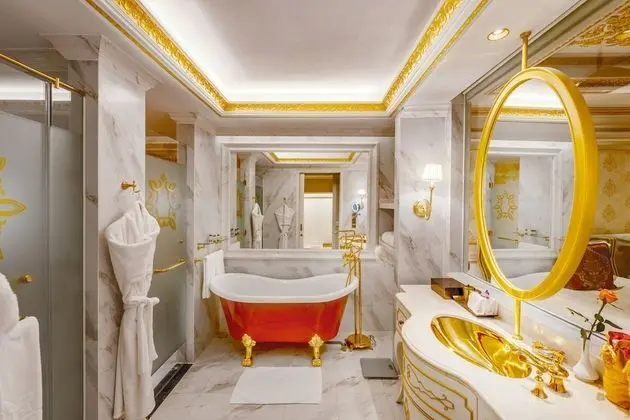 Luxury Oda