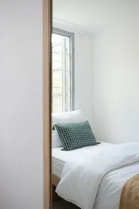 Tek Kişilik Oda, Ortak Banyo