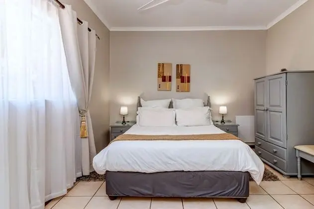 Standard Tek Büyük Yataklı Oda (Ibhubesi Room)
