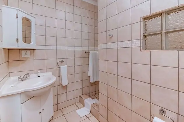 Standard Tek Büyük Yataklı Oda (Ibhubesi Room)
