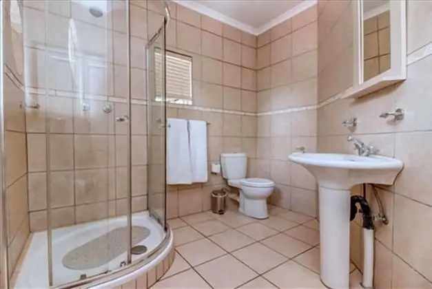 Standard Tek Büyük Yataklı Oda (Ingwe Room)