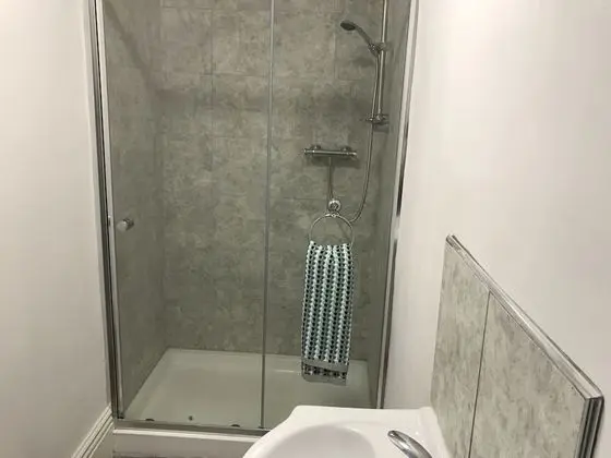 Standard Üç Kişilik Oda, Banyolu/Duşlu